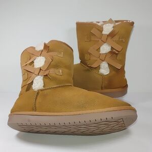 Koolaburra by UGG Womens Size 5 Victoria Short Cozy Chestnut Suede Boots